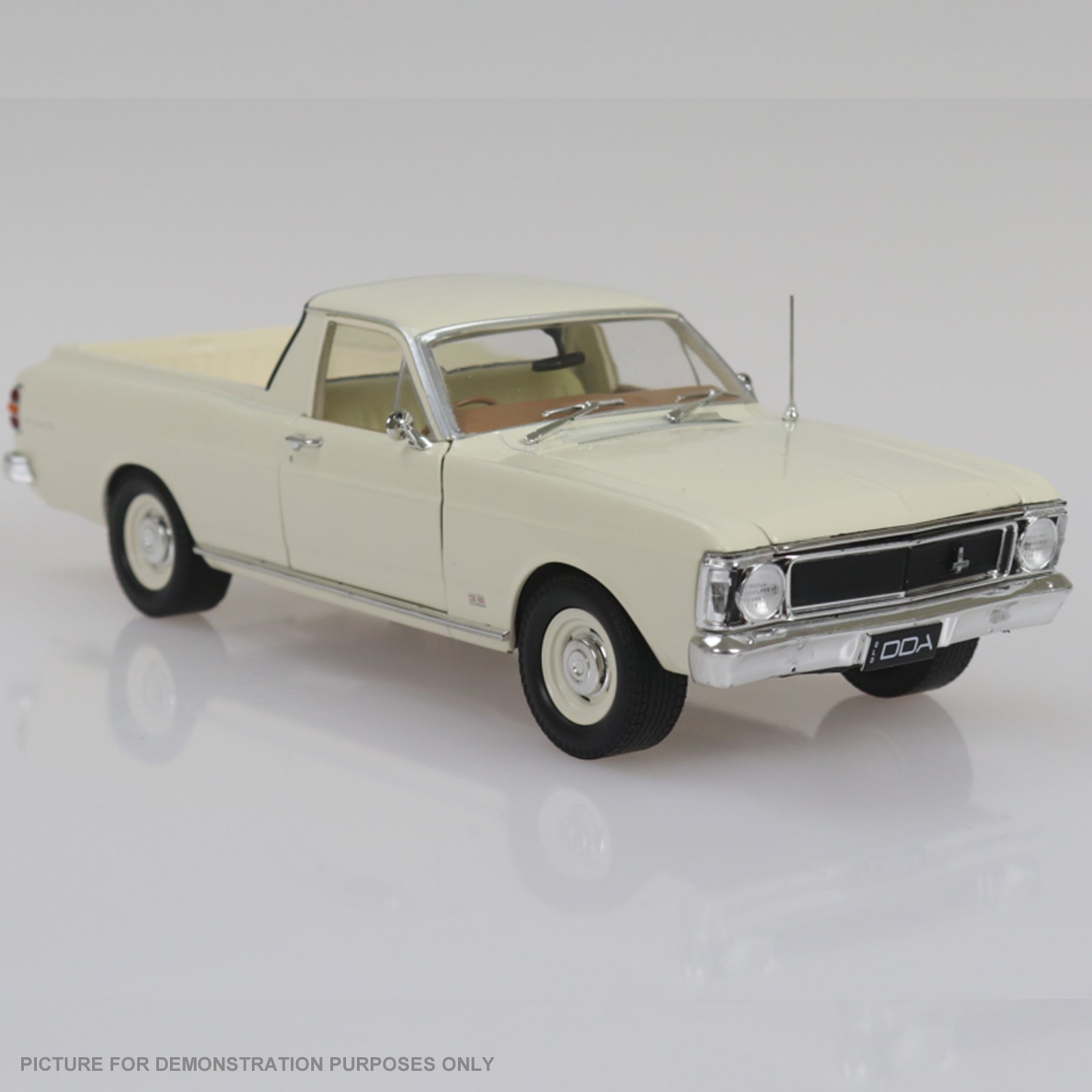 DDA Collectibles Series - 1:24 White 1969 XW Ford Falcon Ute 6 Cylinder Fully Detailed Opening Doors & Tailgate